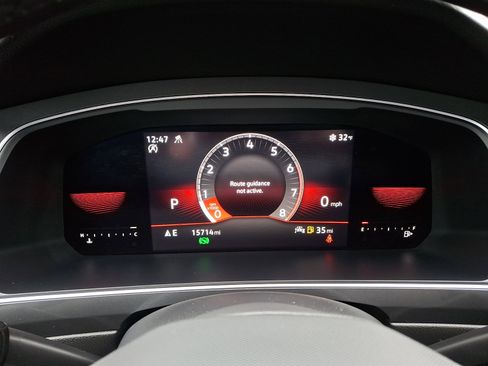 Used 2022 Volkswagen Tiguan SE R-Line image 20