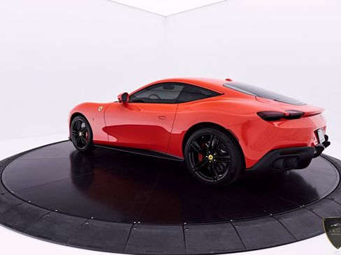 Used 2021 Ferrari Roma RWD image 16