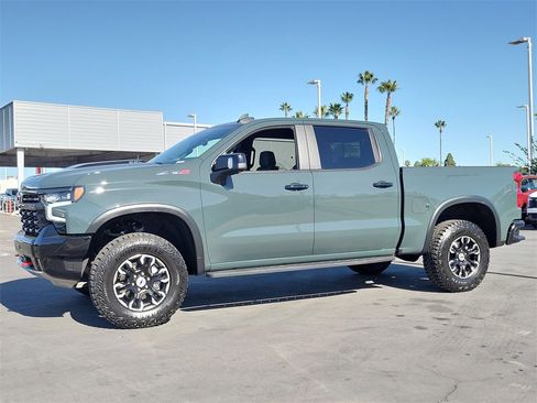 Used 2025 Chevrolet Silverado 1500 ZR2 w/ Technology Package image 33