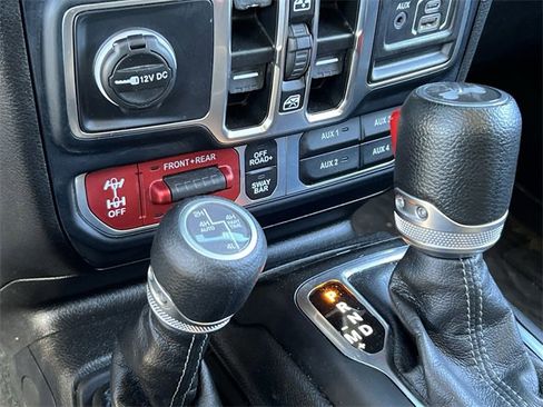 Used 2024 Jeep Wrangler Unlimited Rubicon 4xe image 26