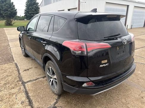 Used 2018 Toyota RAV4 XLE AWD/4WD image 9