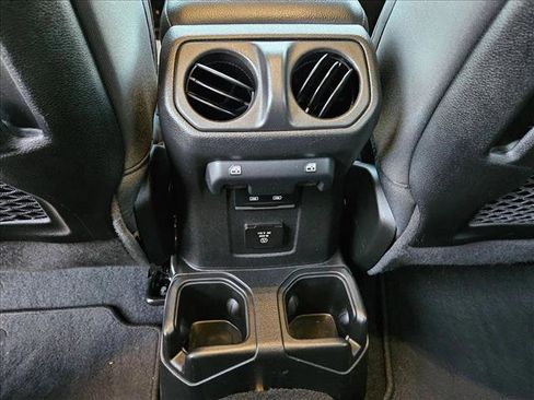 Used 2022 Jeep Gladiator Mojave w/ Cold Weather Group image 18