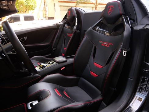 Used 2021 Lamborghini Huracan EVO RWD image 6