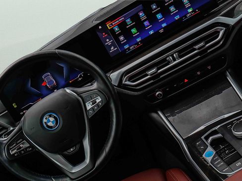 Used 2023 BMW i4 eDrive35 w/ Premium Package RWD image 18