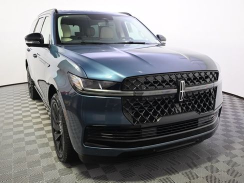 New 2027 Lincoln Navigator Reserve w/ Jet Appearance Package AWD/4WD image 9