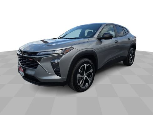 Used 2024 Chevrolet Trax RS FWD image 4