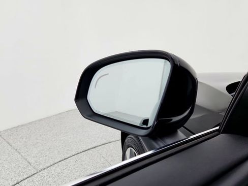 Certified 2023 Volvo XC40 B5 Ultimate w/ Climate Package image 19