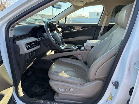 Used 2023 Lincoln Nautilus Reserve w/ Equipment Group 201A image 18