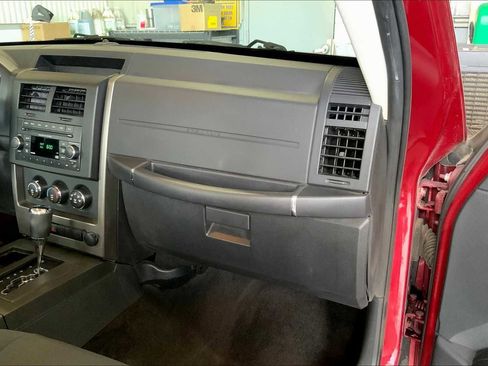 Used 2012 Jeep Liberty Sport image 17