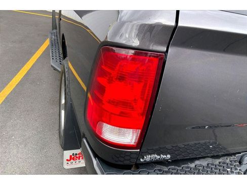 Used 2018 RAM 1500 Express w/ Express Value Package image 28