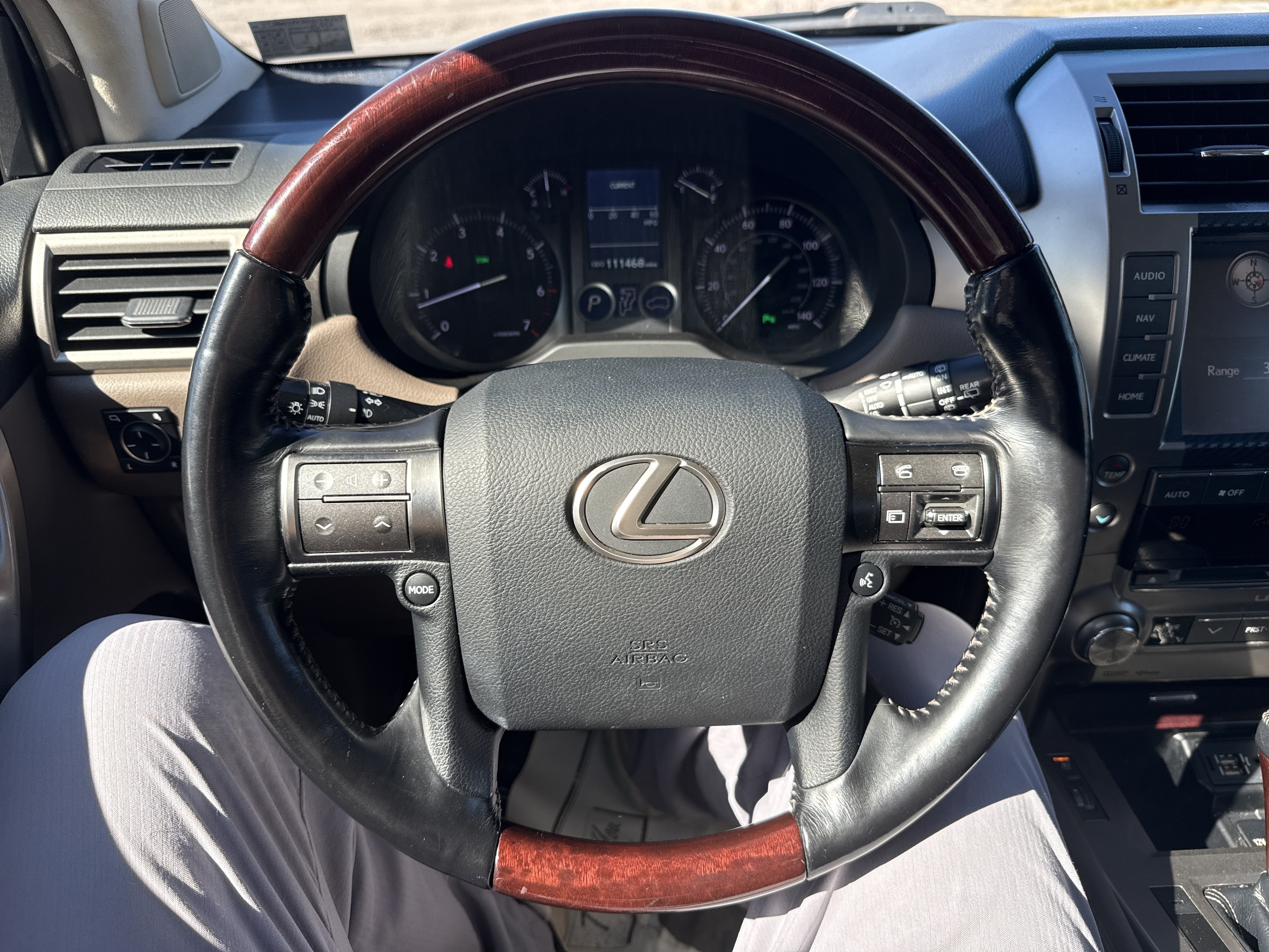 Used 2017 Lexus GX 460 Premium w/ Premium Package AWD/4WD image 18