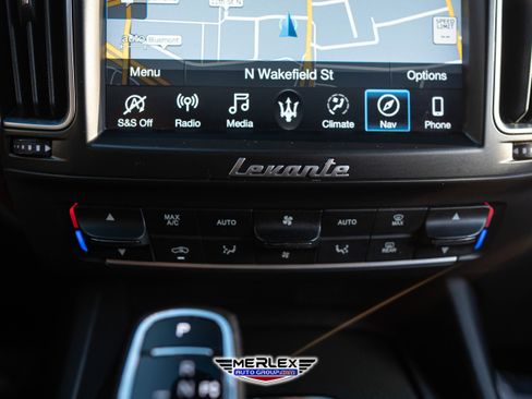 Used 2019 Maserati Levante S GranLusso image 34