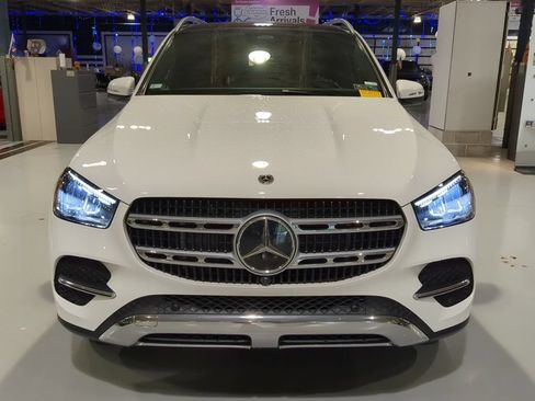Used 2024 Mercedes-Benz GLE 350 4MATIC image 3