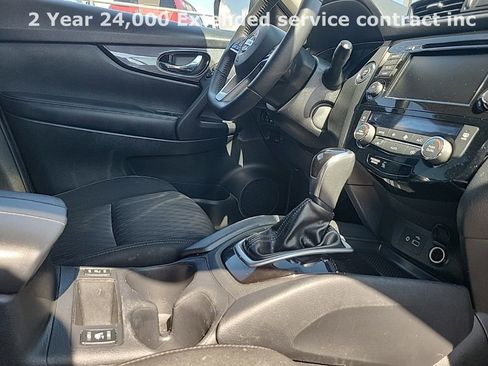 Used 2019 Nissan Rogue SV image 43