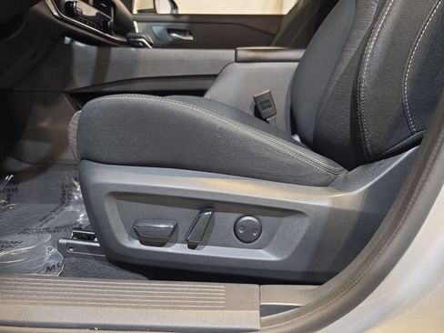 Used 2023 Nissan Rogue SV FWD image 14