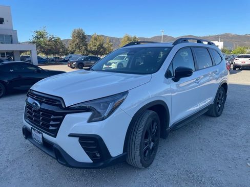 Used 2025 Subaru Ascent Onyx Edition w/ Onyx Package AWD/4WD image 5