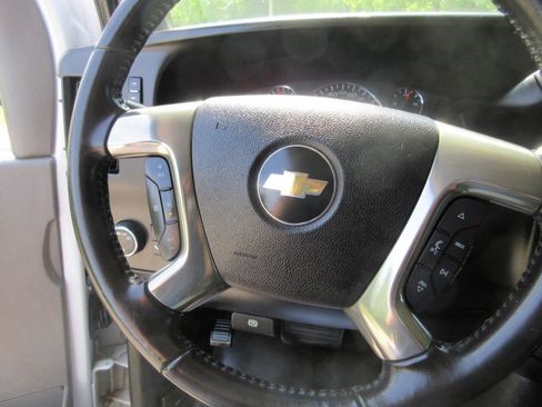 Used 2019 Chevrolet Express 2500 w/ Driver Convenience Package RWD image 31