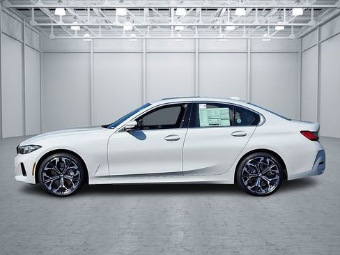 Certified 2025 BMW 330i xDrive Sedan w/ Convenience Package image 7