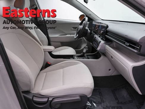 Used 2025 Hyundai Kona SEL FWD image 23