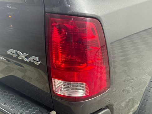 Used 2017 RAM 1500 Express image 32