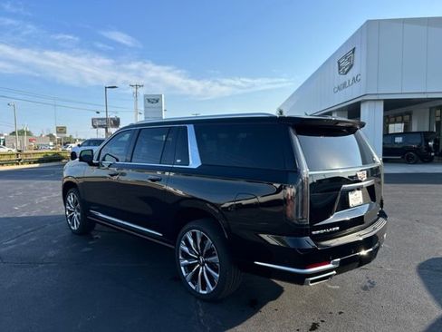 Certified 2026 Cadillac Escalade ESV Platinum Luxury w/ LPO, Floor Liner Package AWD/4WD image 10