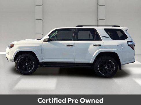 Used 2022 Toyota 4Runner TRD Off-Road AWD/4WD image 2