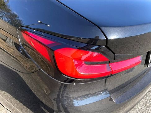 Used 2022 BMW 530i 530i w/ Executive Package image 28