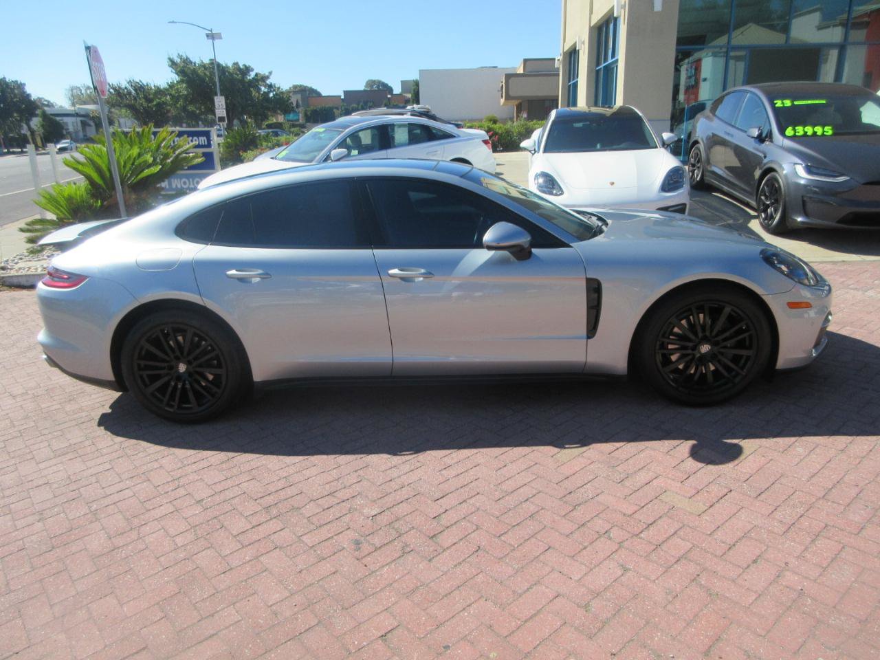 Used 2019 Porsche Panamera RWD image 73