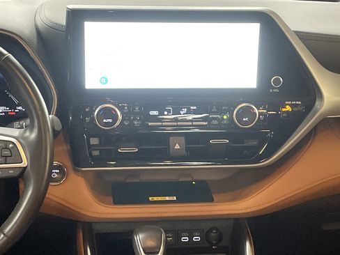 Used 2023 Toyota Highlander Platinum image 31