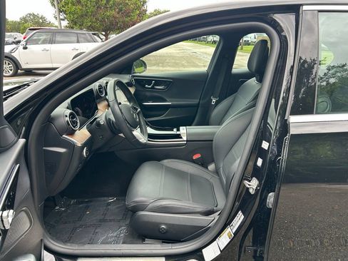 Used 2025 Mercedes-Benz C 300 Sedan image 10