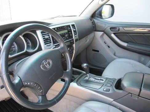 Used 2005 Toyota 4Runner Limited AWD/4WD image 17