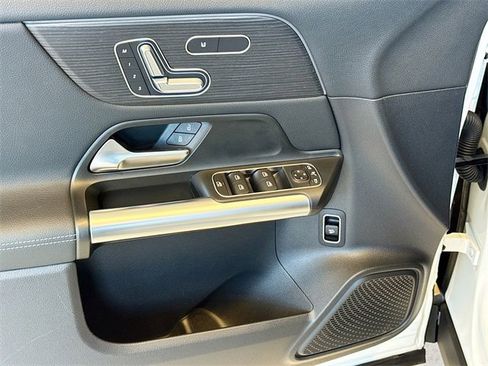 Certified 2025 Mercedes-Benz GLA 250 4MATIC image 17