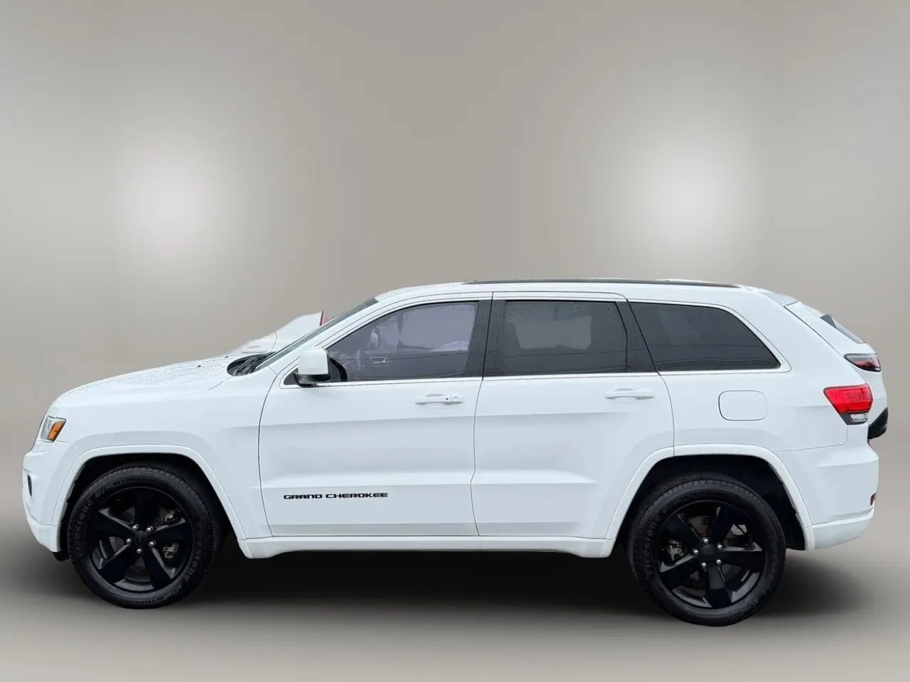 Used 2015 Jeep Grand Cherokee Altitude AWD/4WD image 4