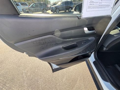 Used 2019 Hyundai Santa Fe SEL image 17