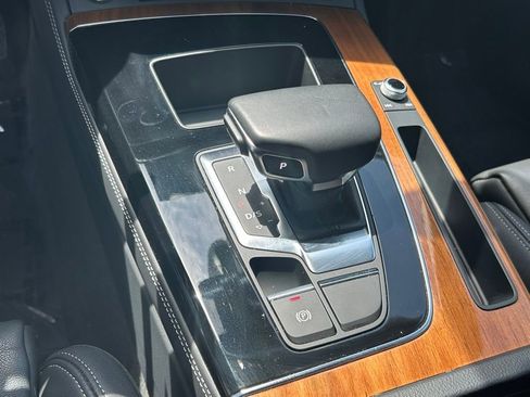 Used 2024 Audi Q5 e Premium Plus w/ Premium Plus Package image 59