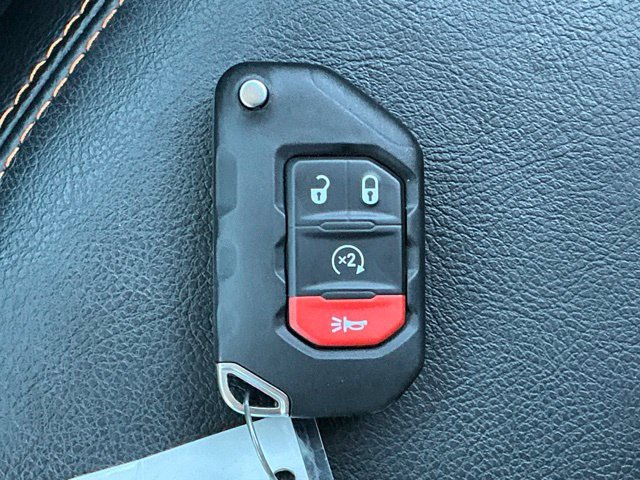 Used 2023 Jeep Gladiator Mojave w/ LED Lighting Group AWD/4WD image 31