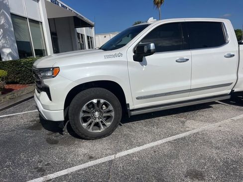 Used 2023 Chevrolet Silverado 1500 High Country w/ Technology Package image 3