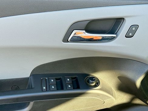 Used 2020 Chevrolet Sonic LT w/ Convenience Package image 21