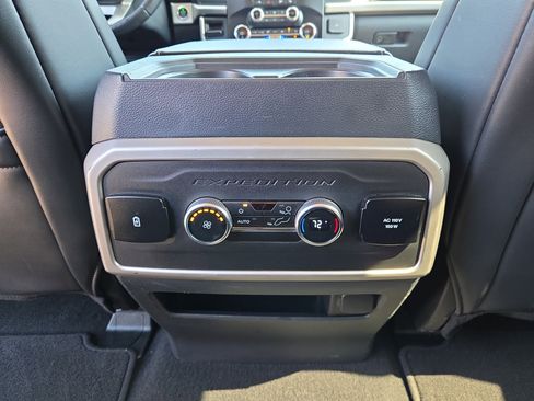 Used 2024 Ford Expedition XLT AWD/4WD image 13