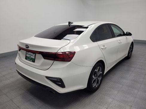 Used 2020 Kia Forte LXS FWD image 9