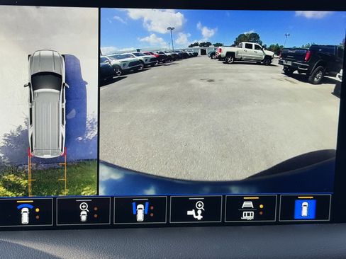 Used 2023 GMC Yukon AT4 w/ Technology Package image 33