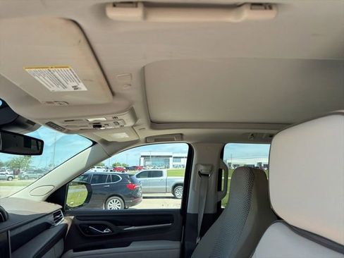 Used 2023 GMC Yukon Denali AWD/4WD image 13