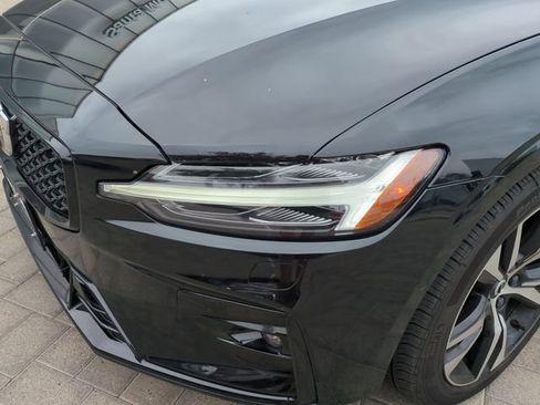 Certified 2025 Volvo S60 B5 Plus AWD/4WD image 9