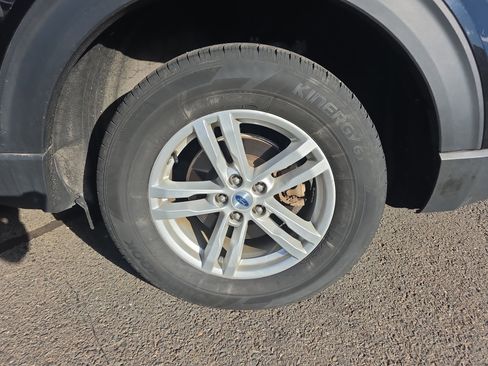 Certified 2022 Ford Explorer XLT w/ Equipment Group 202A image 12