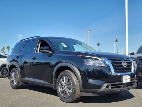 New 2025 Nissan Pathfinder SV image 22