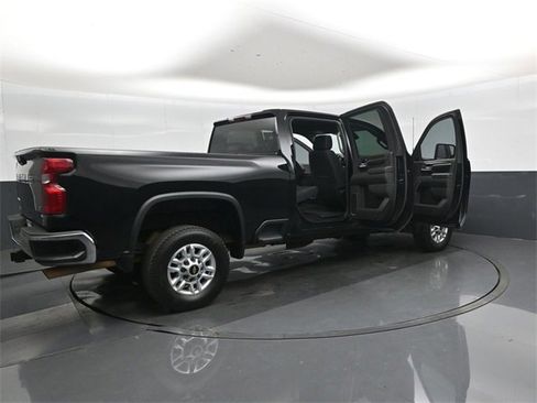 Used 2024 Chevrolet Silverado 2500 LT w/ Z71 Off-Road Package image 43