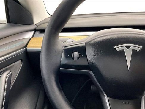 Used 2022 Tesla Model 3 Long Range AWD/4WD image 19