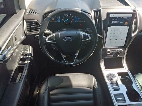 Certified 2023 Ford Edge SEL w/ Convenience Package AWD/4WD image 12