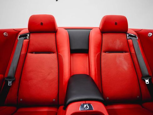 Used 2017 Rolls-Royce Dawn RWD image 64