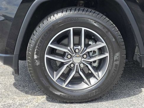 Used 2018 Jeep Grand Cherokee Limited AWD/4WD image 13